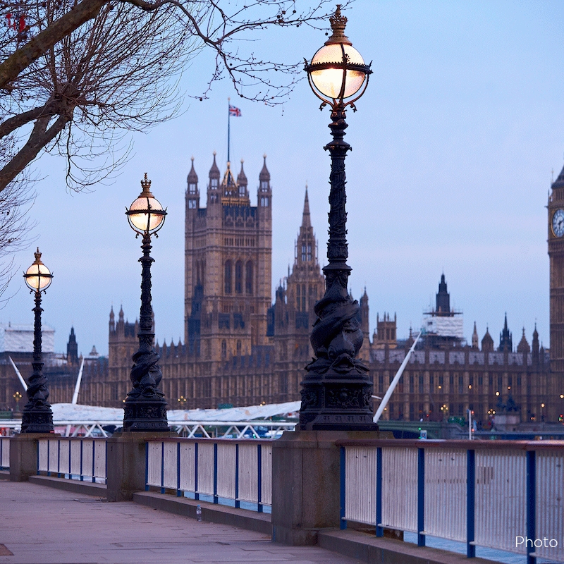 A image of a castle and Big Ben in London.